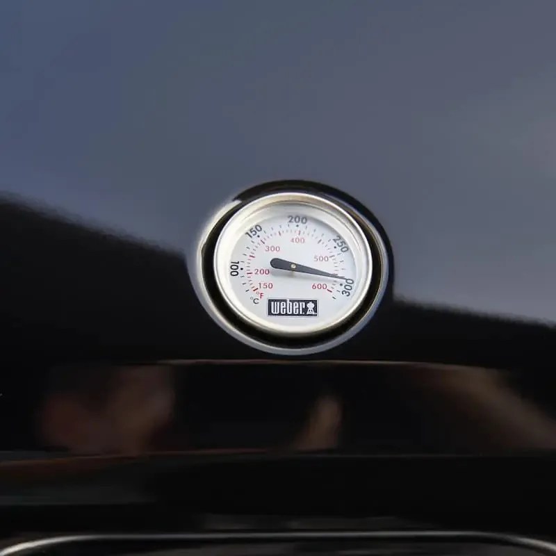 Електрическо барбекю със стойка Weber Lumin WB92010879DL, 2200 W, Сгъваема стойка, 315C, Емайлирани с порцелан чугунени скари, Страничен рафт, Черен