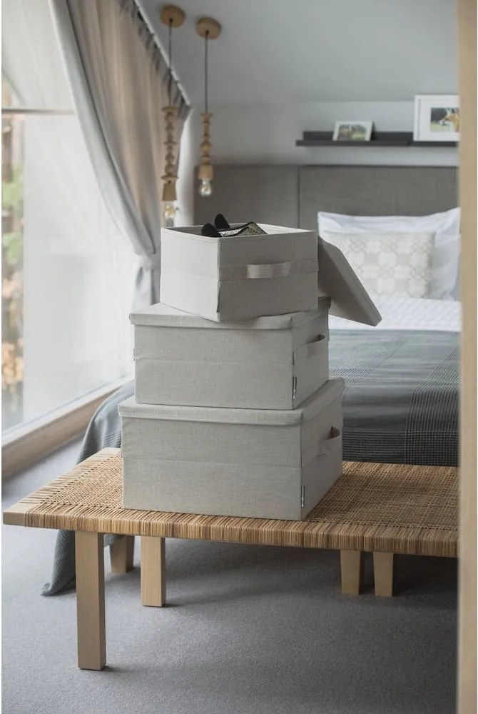 Бежова текстилна кутия за съхранение с капак 35x26x19 cm Soft Storage – Bigso