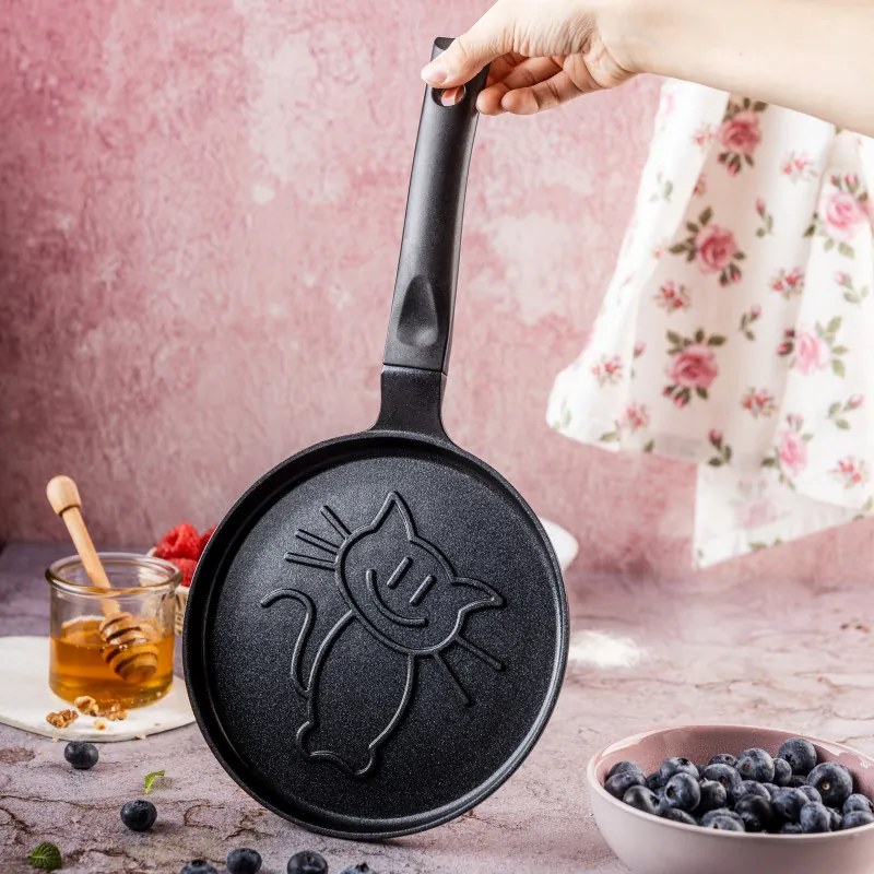 Тиган за палачинки Klausberg KB 7973, 18 см, Релефно дъно с котенце, Незалепващо покритие, Без PFOA, Индукция, Черен