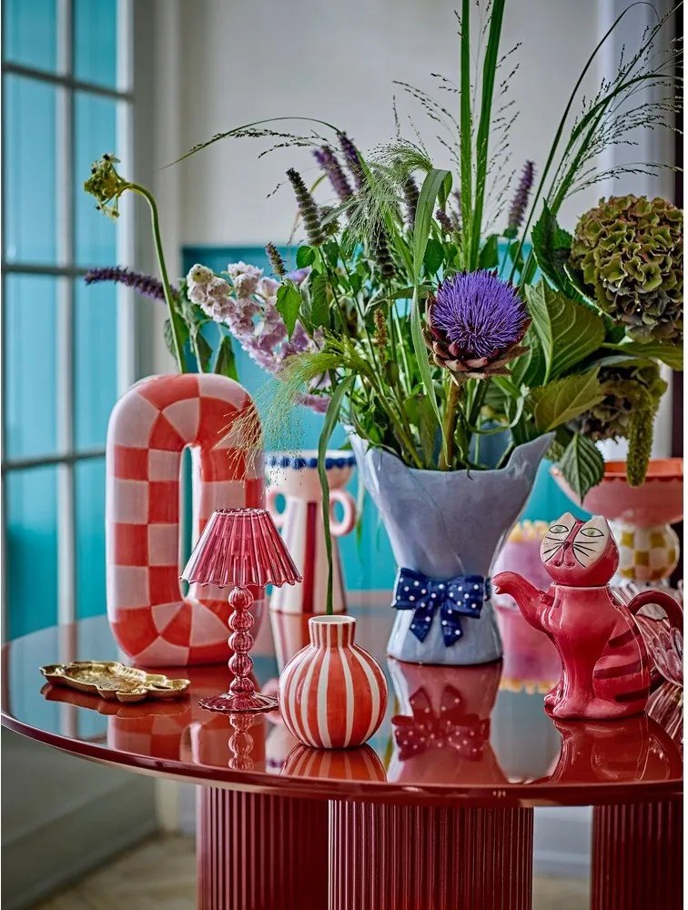 Керамична ръчно рисувана ваза в цвят сьомга/кремава (височина 32 cm) Mae – Bloomingville