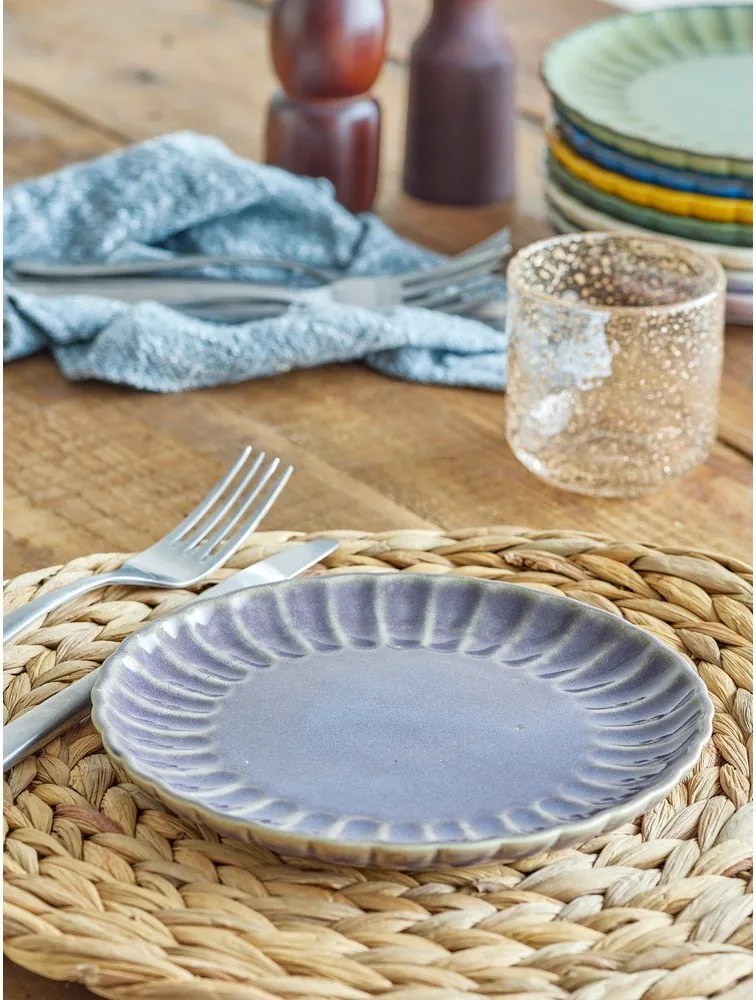 Тъмнолилава десертна глинена чиния ø 20 cm Latina – Bloomingville