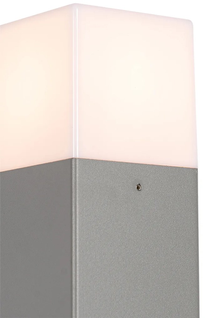 Външна лампа Denmark P70 сива с пирон за заземяване и кабелен ръкав