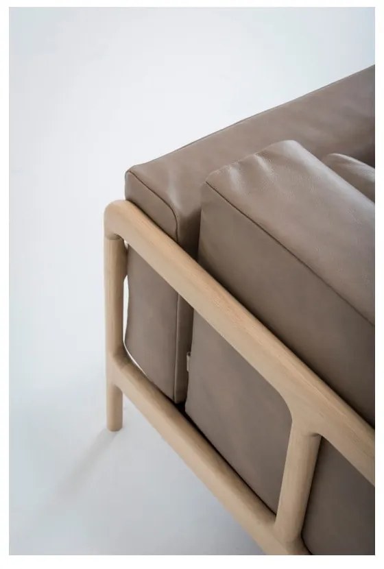 Светлокафяв фотьойл от биволска кожа с масивна дъбова конструкция Fawn - Gazzda