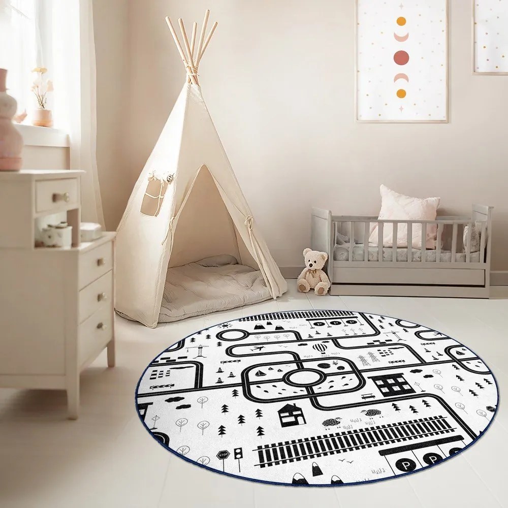 Черно-бял детско килимче за игра подходящо за пране ø150 cm In My Town – Mila Home