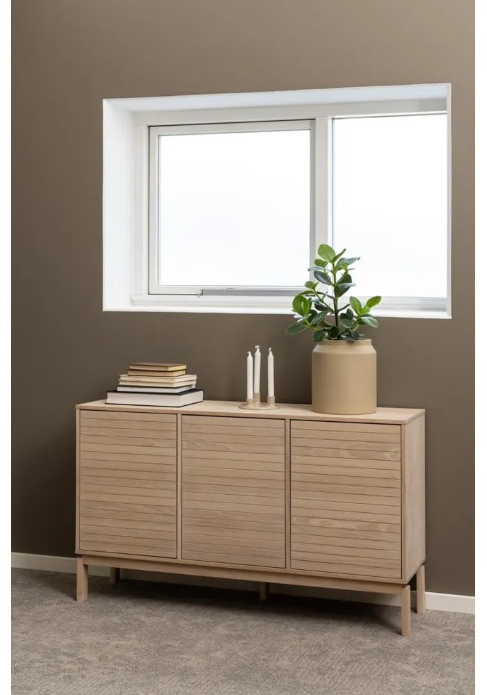 Нисък скрин от декор от дъб естествен 135x80 cm Linley – Actona