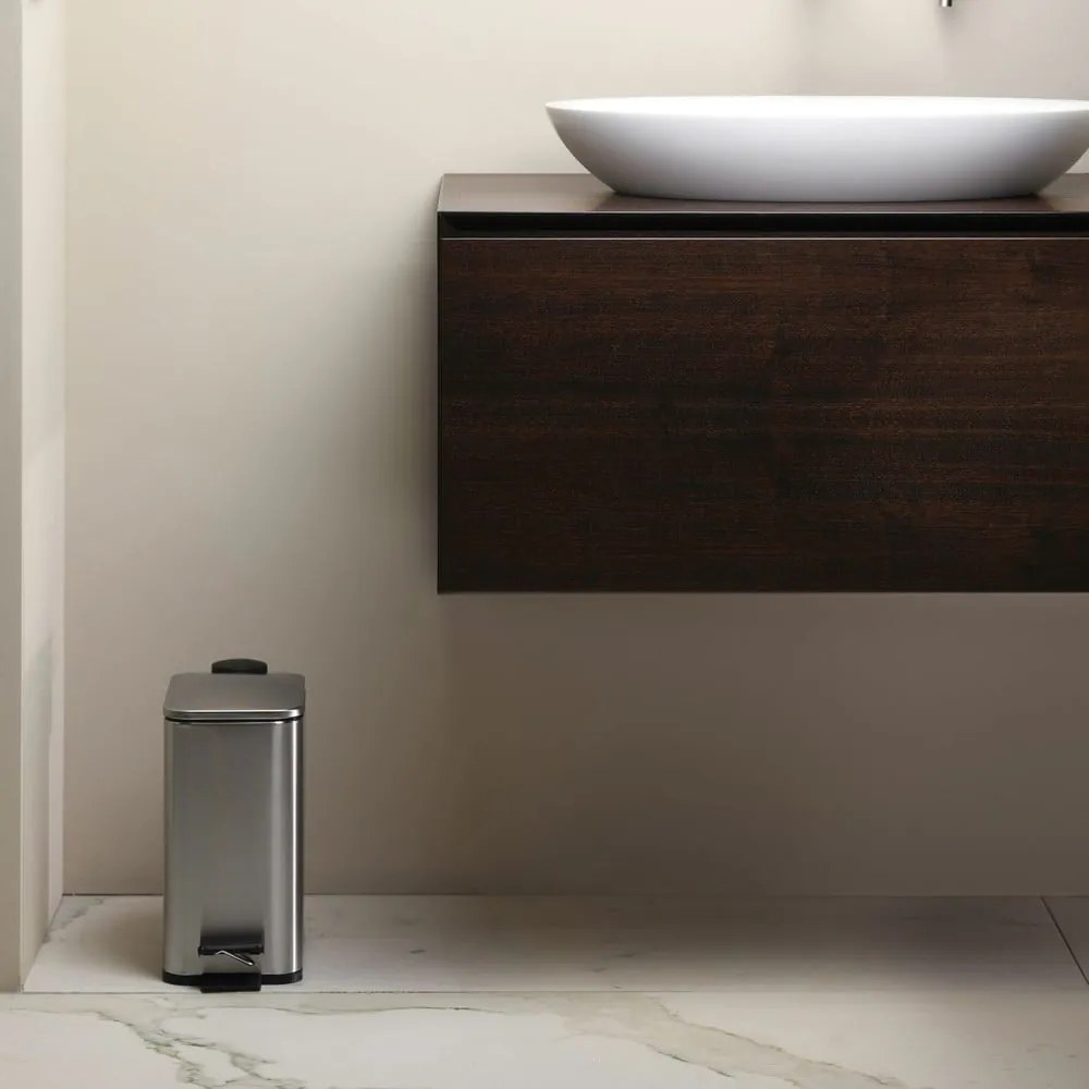 Стоманено кошче за боклук с педал в матово сребрист цвят 5 l Erik – Spirella