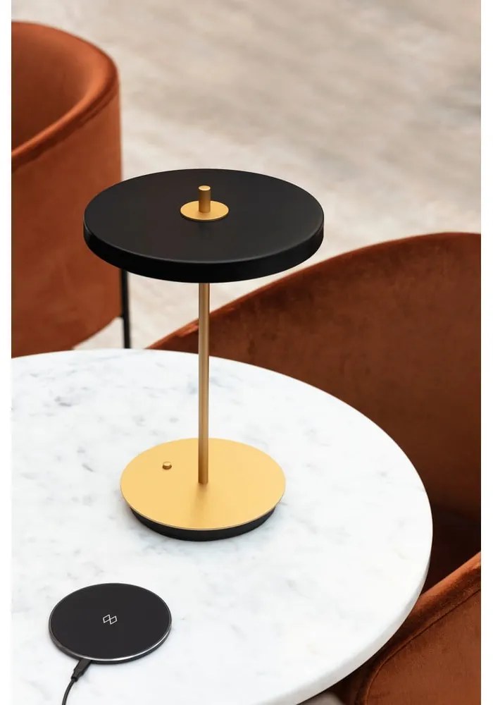 Черна LED затъмняваща се настолна лампа с метален абажур (височина 31 cm) Asteria Move – UMAGE