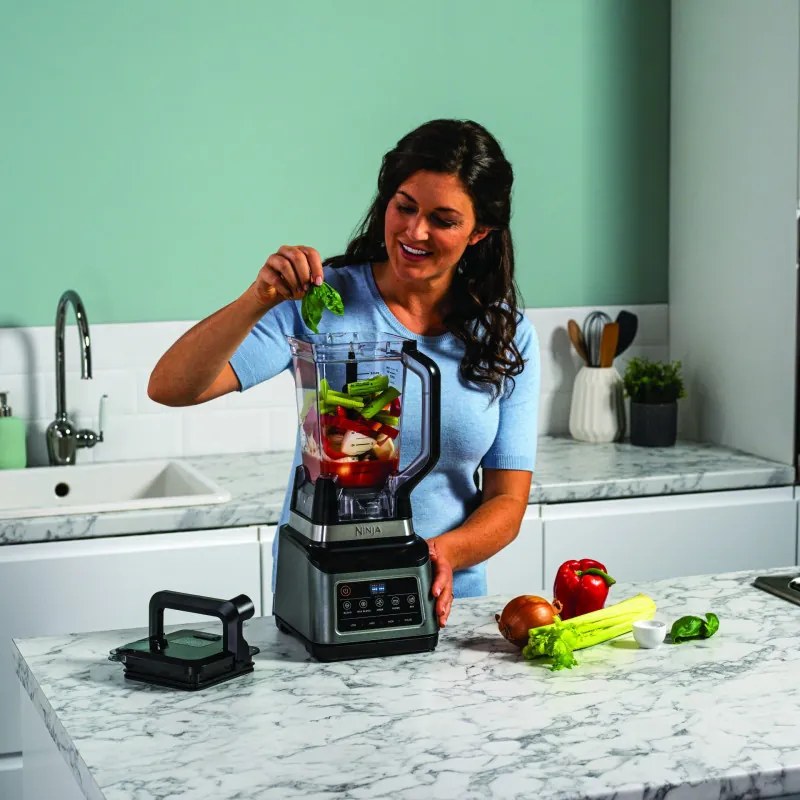 Блендер Ninja BN800EU, 1200W, 2.1 л, 3в1, Auto-iQ, 3 скорости, 21 000 rpm, Не съдържа BPA, Трошене на лед, Черен