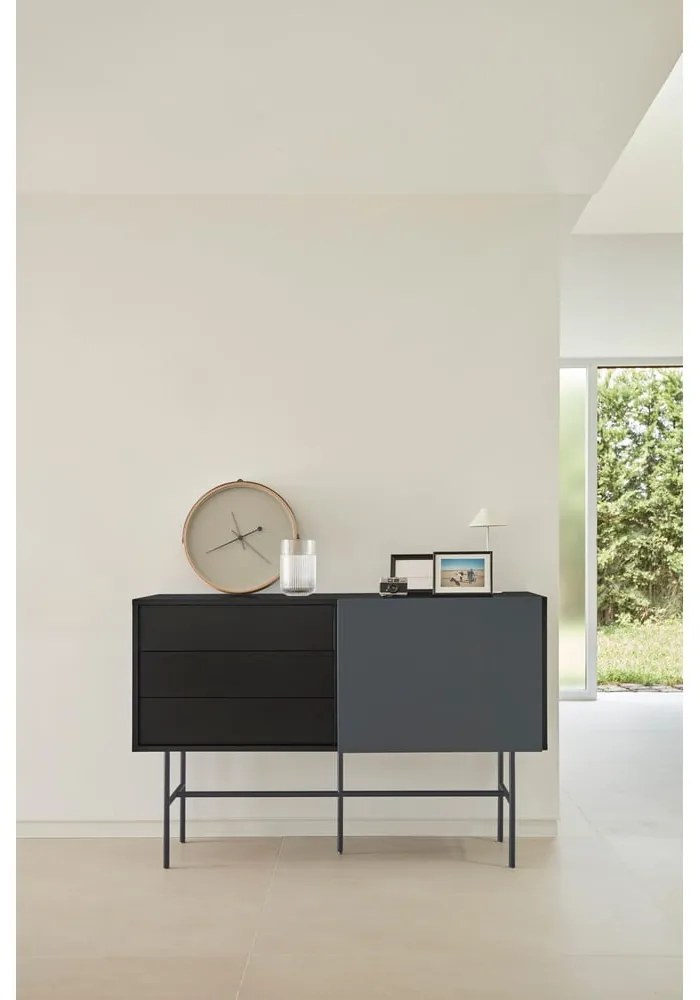 Нисък скрин с плъзгащи се врати 140x91 cm в черно/антрацит Nube - Teulat