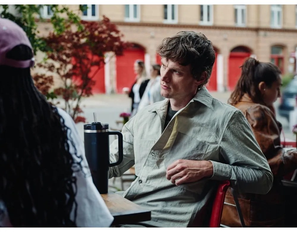 Черен термос със сламка от неръждаема стомана 1,18 l Quencher H2.0 FlowState Tumbler Black – Stanley