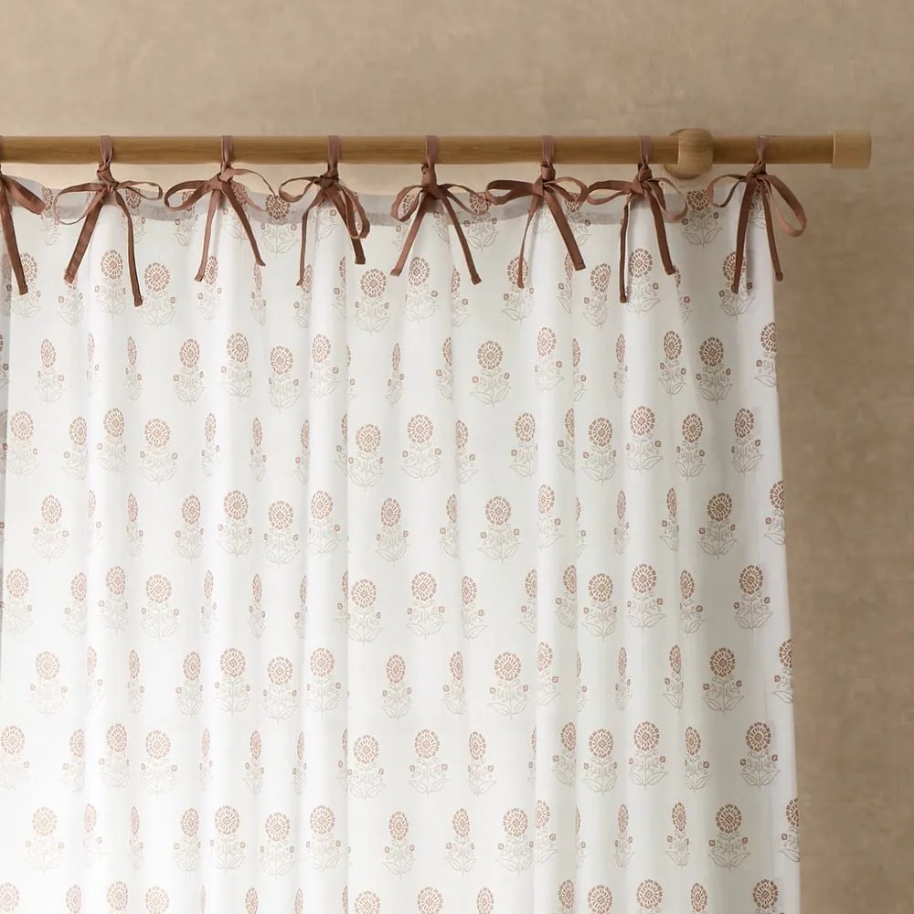 Бяла завеса 140x183 cm Woodblock Floral – Pineapple Elephant