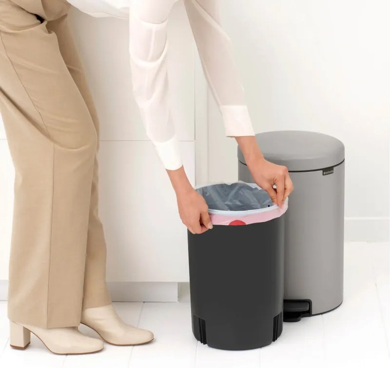 Кош за боклук с педал Brabantia NewIcon 1010441, 20 л, Плавно затваряне, Противоплъзгаща основа, Светлосив