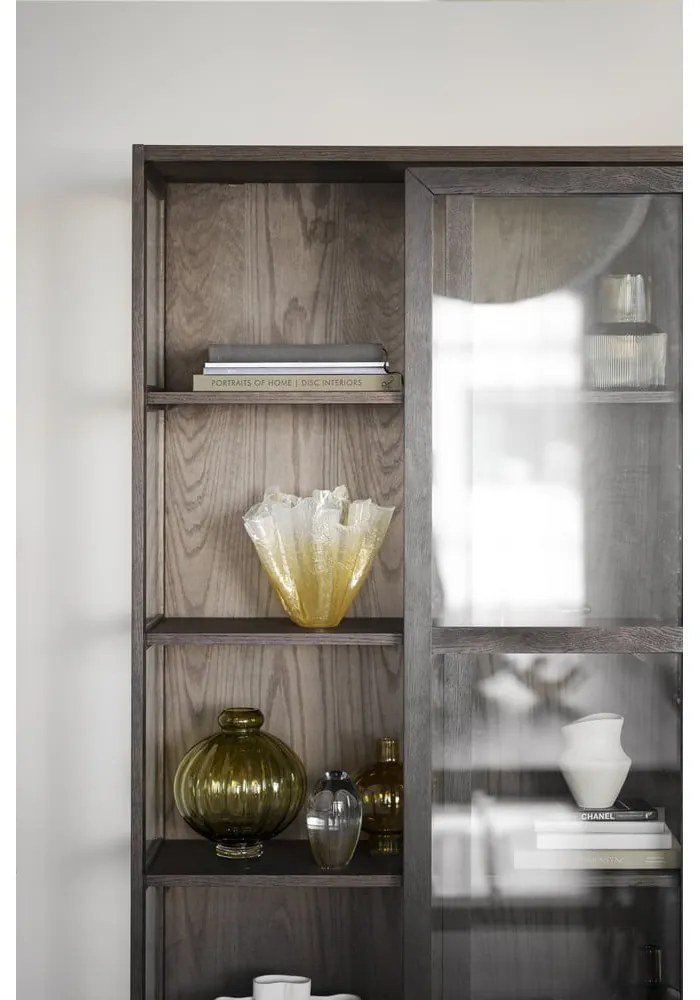 Кафява витрина от декор от дъб с плъзгащи се врати 100x203 cm Hazelton – Rowico