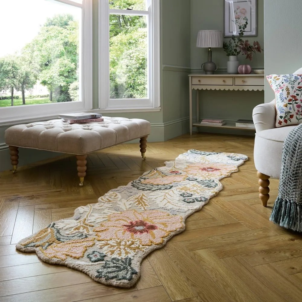 Светлорозова ръчно изработена вълнена пътека 60x230 cm Daphne Shaped Floral – Flair Rugs