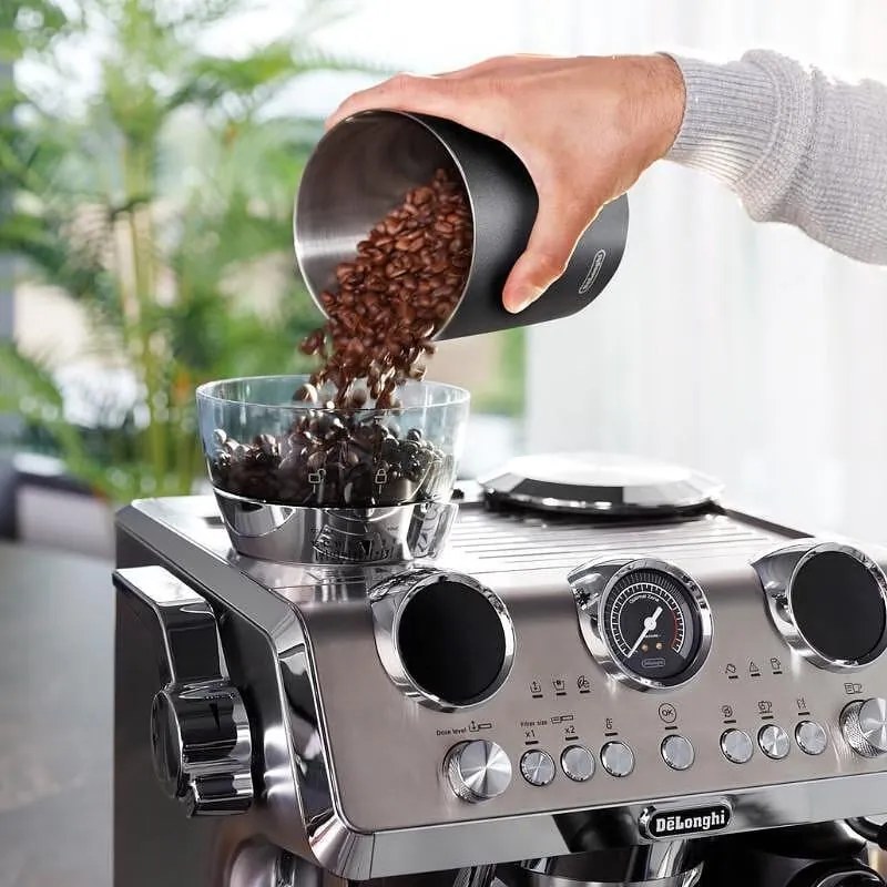 Еспресо машина DeLonghi EC9885.M La Specialista Maestro, 1450W, 19 bar, 2.5 л, 5 темп, 15 нива на смилане, Thermoblock, My LatteArt, LatteCrema, Сребрист