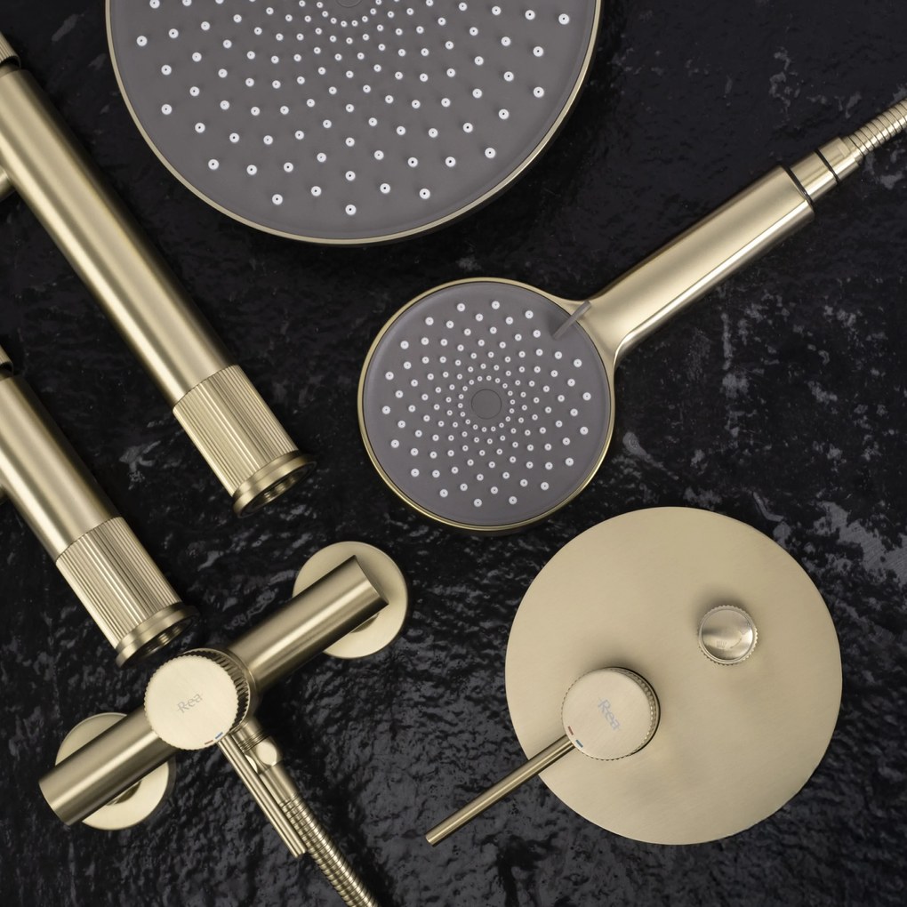 Душ система за вграждане Rea Lungo Stripe Gold Brush