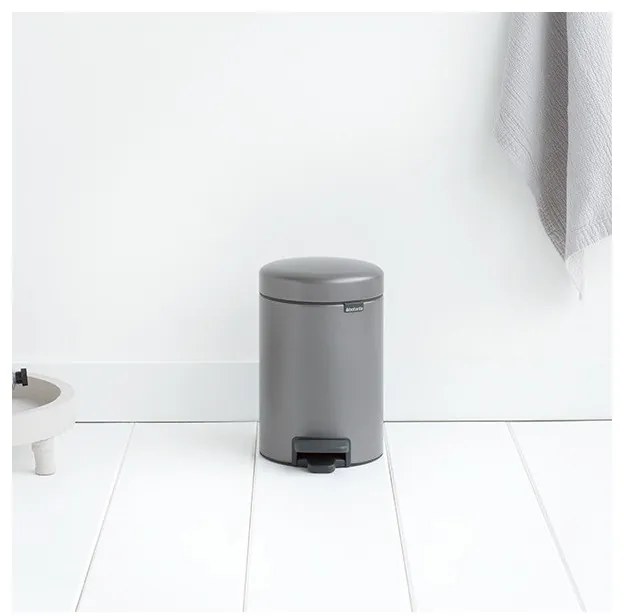Кош за боклук с педал Brabantia NewIcon 648999, 3 л, Плавно затваряне, Противоплъзгаща основа, Сив