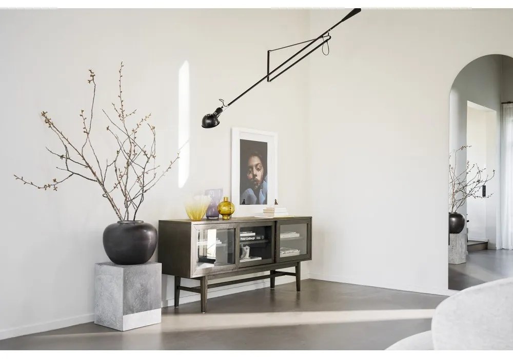 Кафява витрина от декор от дъб с плъзгащи се врати 170x75 cm Hazelton – Rowico