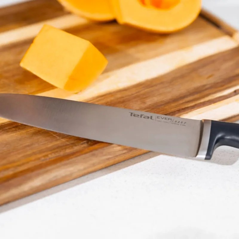 Кухненски нож Tefal K297S244, 20 см, Неръждаема стомана, Поставка с вградено точило, Предпазител за пръсти, Черен
