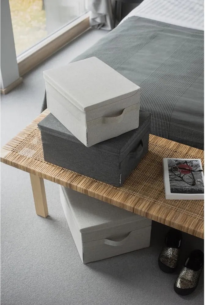 Бежова текстилна кутия за съхранение с капак 35x26x19 cm Soft Storage – Bigso