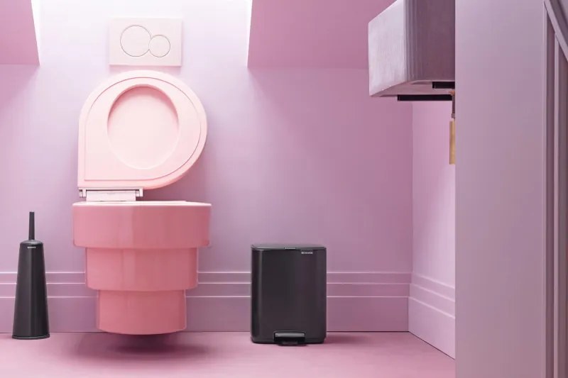 Кош за боклук Brabantia Bo Pedal 1010137, 7 л, Плавно затваряне, Гумирана основа, Черен мат