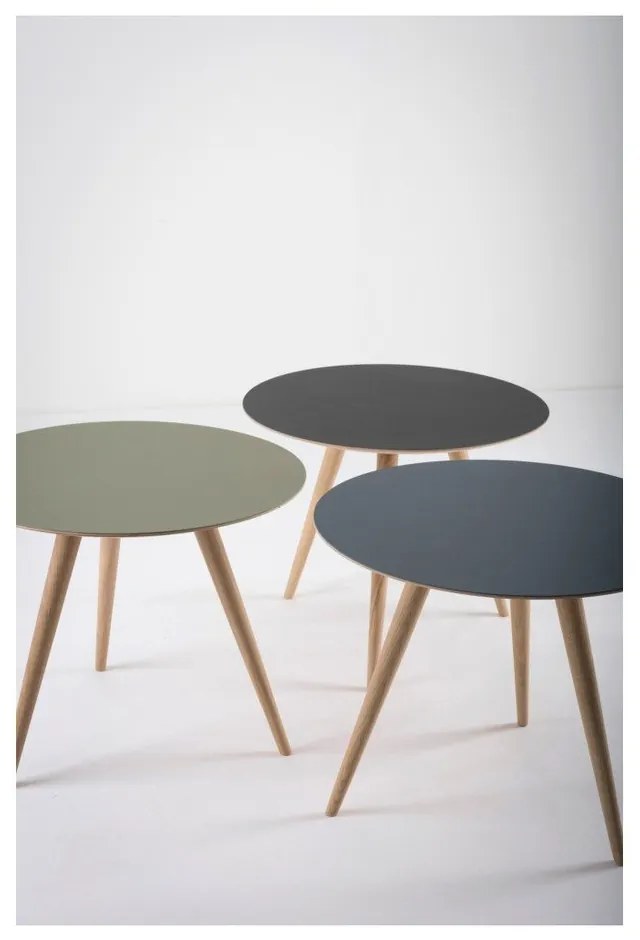 Странична маса от дъбово дърво с черен плот , ⌀ 55 cm Arp - Gazzda