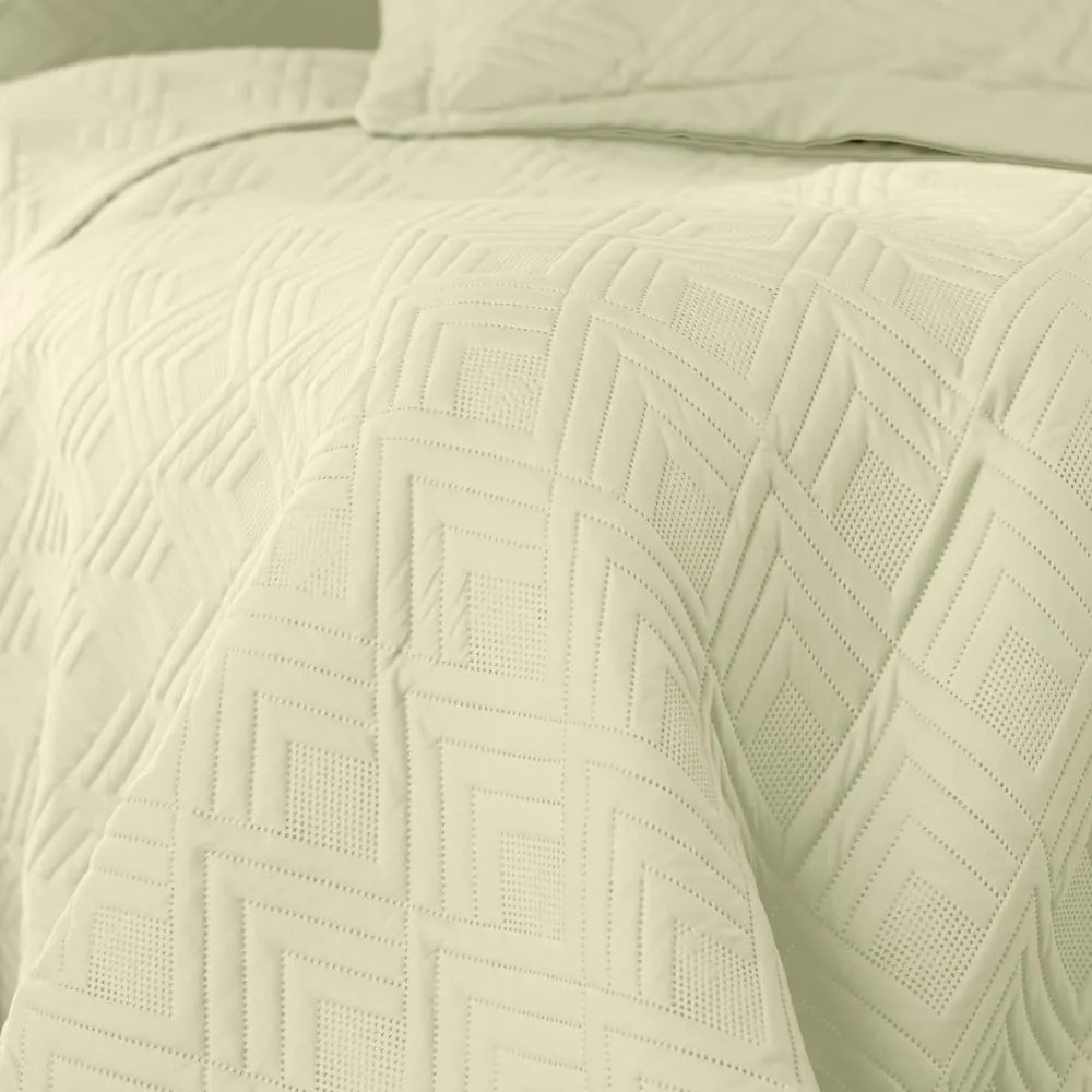 Бежово капитонирано покривало за легло от микрофибър 220x240 cm Ophelia – Restilo