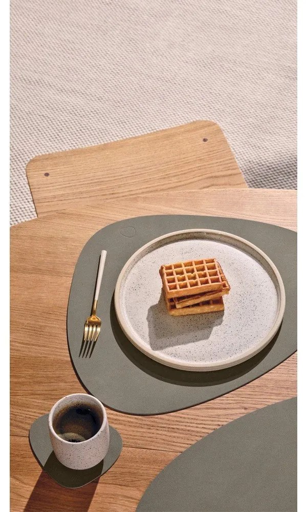 Подложка за хранене от еко кожа 37x44 cm Curve L Nupo – LIND DNA