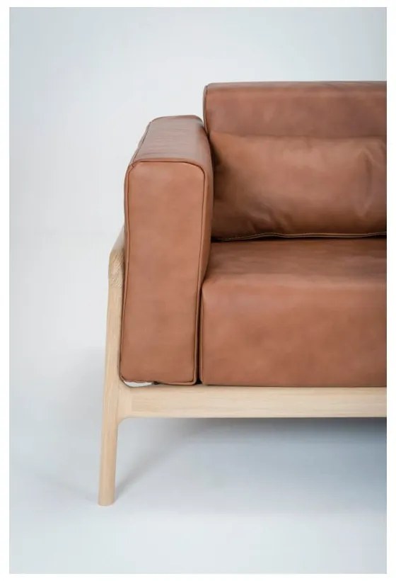 Диван от коняк кафява биволска кожа с масивна дъбова конструкция , 210 см Fawn - Gazzda