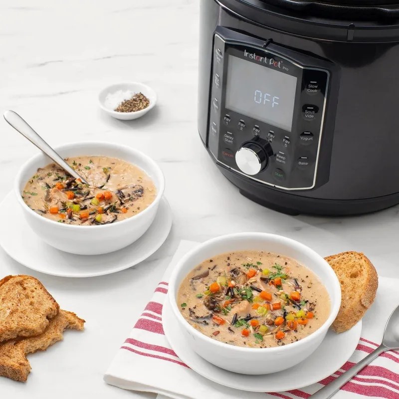 Разопакован: Мултикукър Instant Pot PRO 6 112016701, 1200W, 5.7 л, 28 програми, 11 Системи за безопасност, Черен