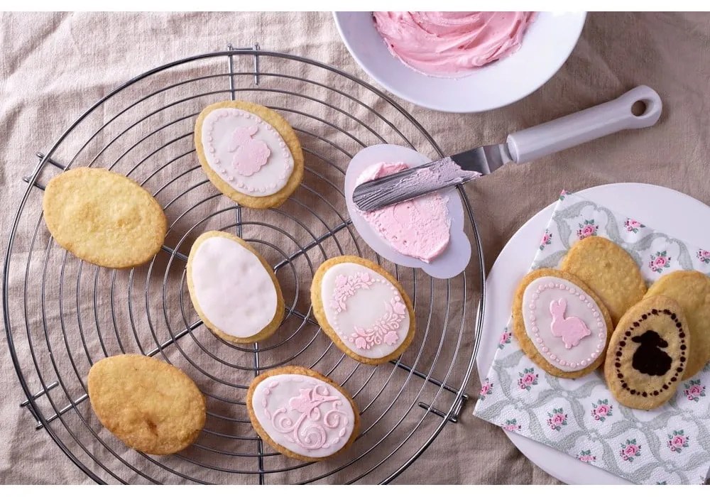 Комплект от великденски перфоратор и 4 декоративни шаблона - Dr. Oetker