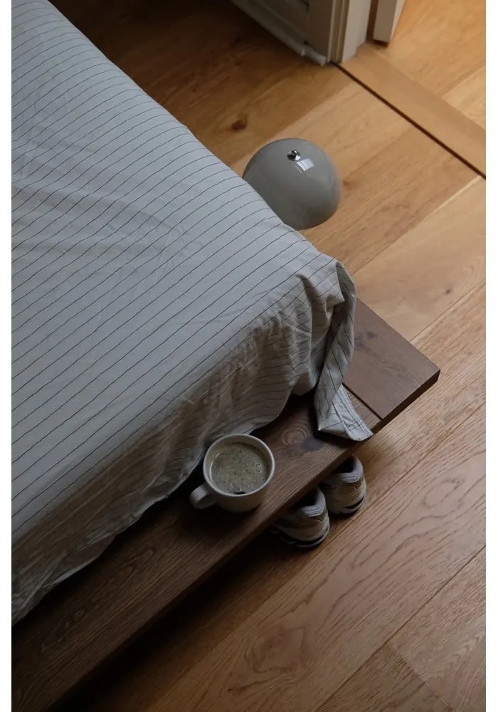 Кафяво единично легло от масивен бор с включена подматрачна рамка 90x200 cm Japan – Karup Design