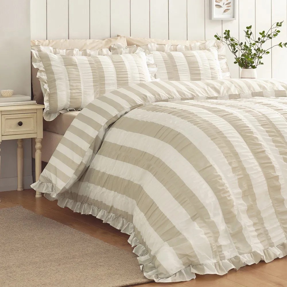 Бежово двойно 3 части спално бельо 200x200 cm Seersucker Frill Stripe – Catherine Lansfield