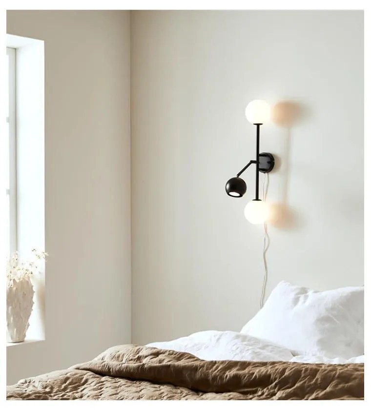 Черна стенна лампа, височина 60 cm Beside - Markslöjd