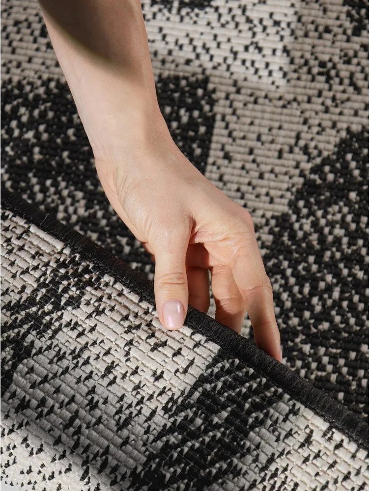 Черен/кремав килим за открито и закрито 120x170 cm Haringey Ruskin – Ted Baker