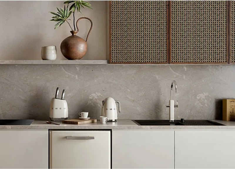 Полупрофесионален смесител за вода Smeg MDF50CR, 5 bar, Подвижна слушалка, Въртящ се на 360° чучур, Крема