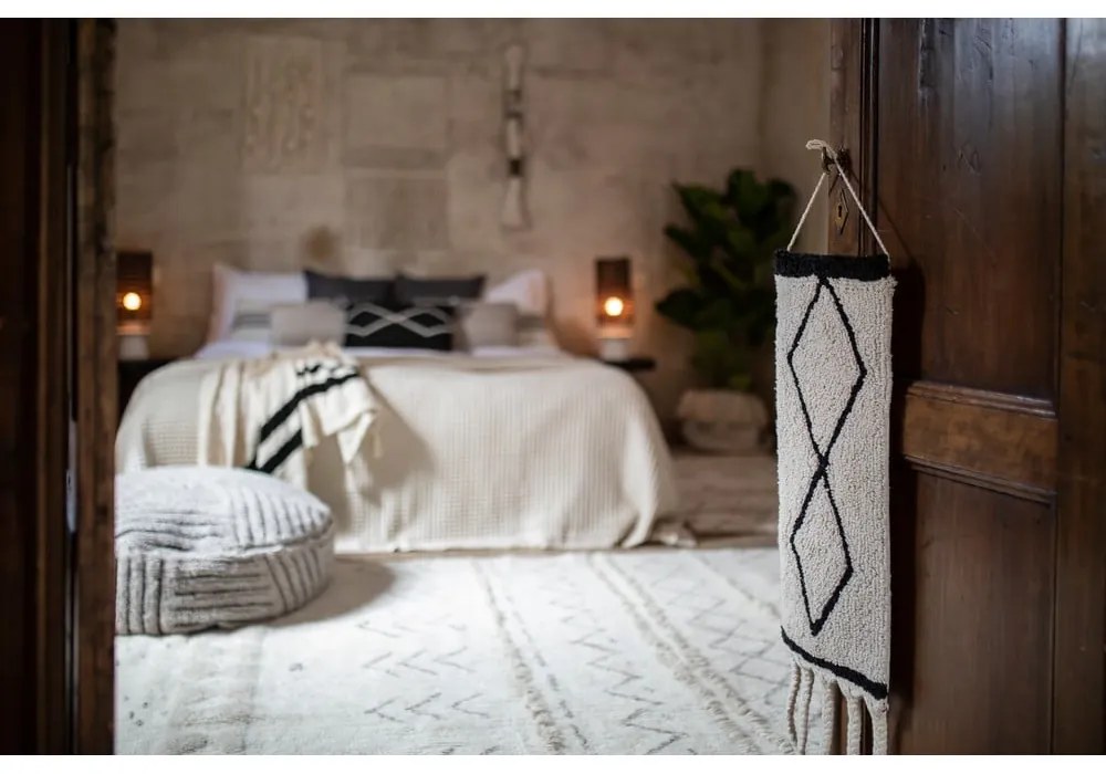 Кремав ръчно изработен вълнен килим подходящ за пране 140x200 cm Lakota Day – Lorena Canals