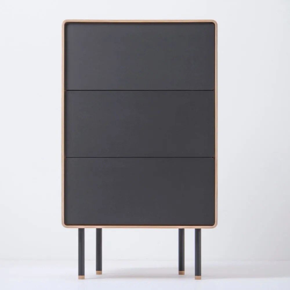 Черен/естествен висок скрин от масивен дъб 60x100 cm Fina – Gazzda