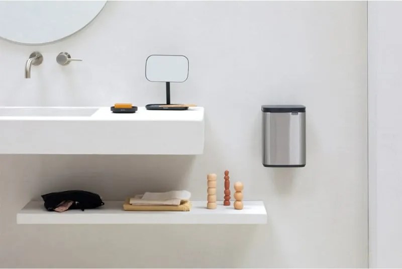 Кош за боклук Brabantia Bo Small 1006625, 4 л, Плавно и безшумно отваряне, Противоплъзгаща основа, Устойчив на пръстови отпечатъци, Инокс/Мат