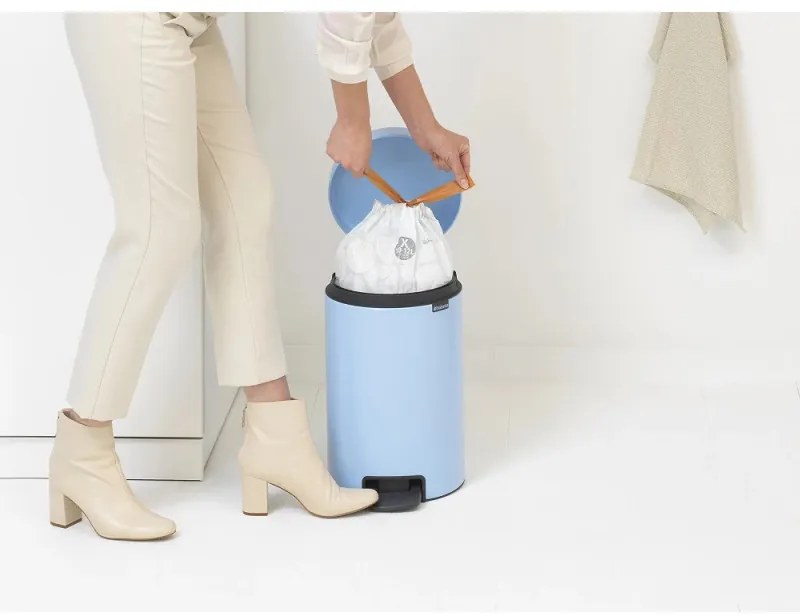 Кош за боклук с педал Brabantia NewIcon 1005532, 12 л, Плавно затваряне, Противоплъзгаща основа, Светлосин