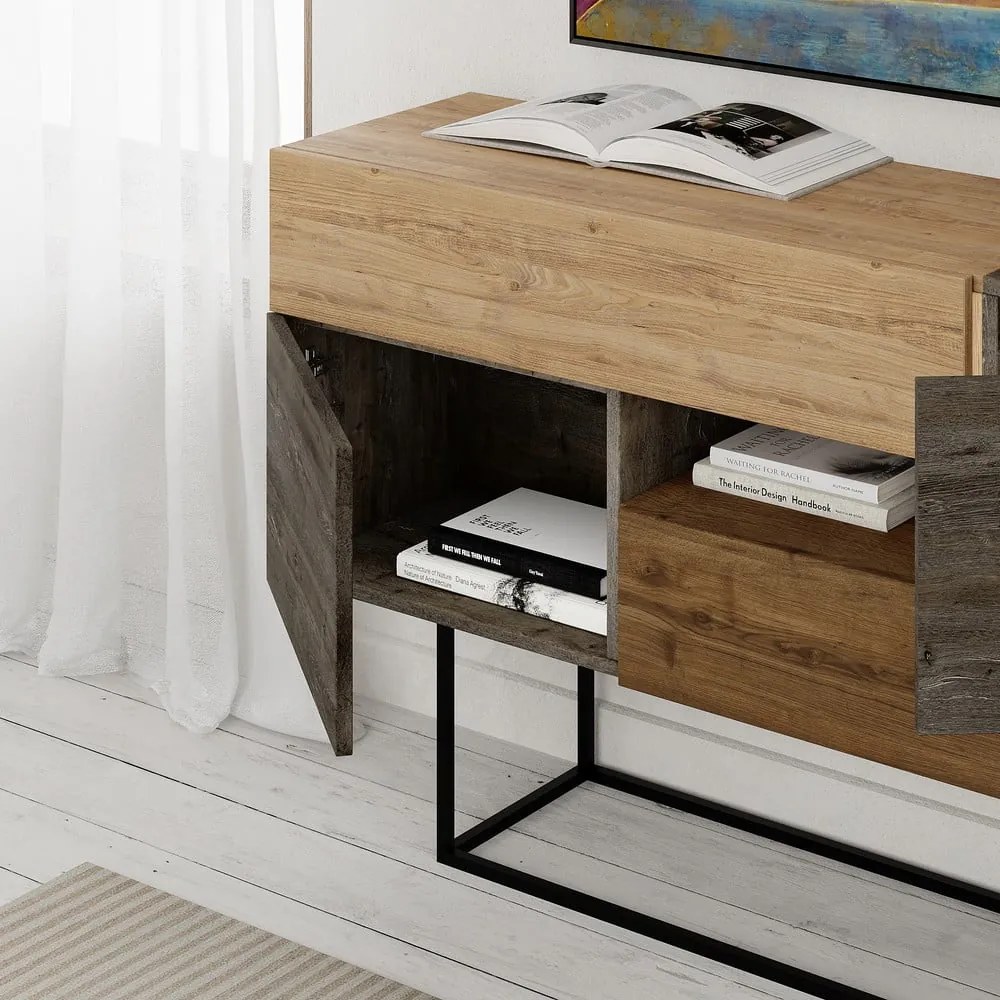 Нисък скрин с дъбов декор в естествено кафяво 145x82 cm Titan - Marckeric