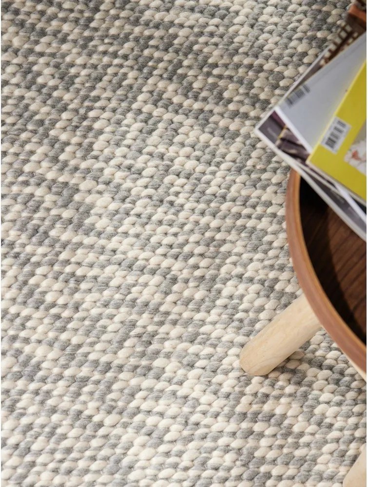 Светлосив/кремав ръчно изработен вълнен килим 200x290 cm Lyon Beans – Elle Decoration