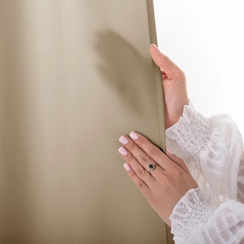 Бежово затъмняващо перде 140x250 cm Carli Tie – Restilo