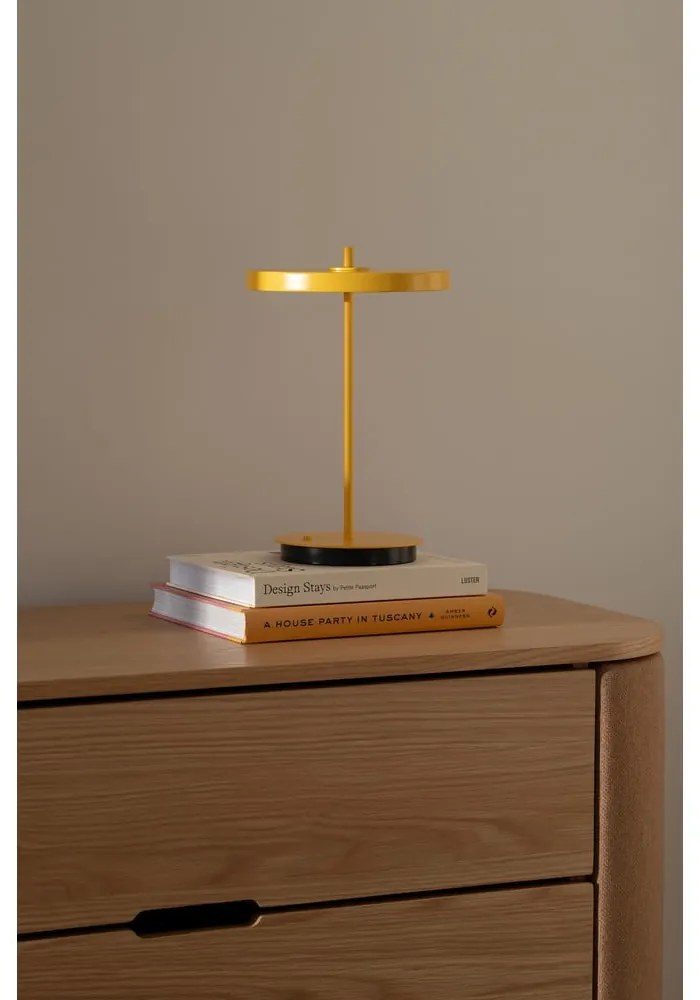 Жълта метална LED настолна лампа с метален абажур (височина 31 cm) Asteria Move – UMAGE
