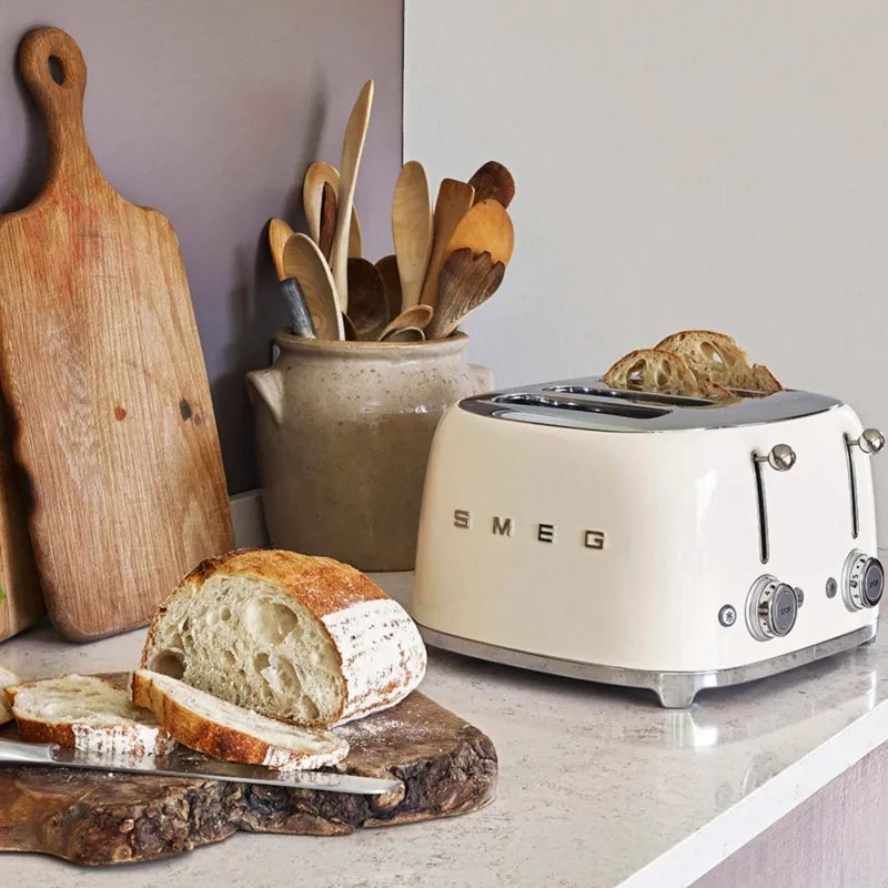 Тостер за хляб SMEG 50's Style TSF03CREU, 2000W, 4 филии, 6 нива, Тавичка за трохи, Вграден кабел, Неръждаема стомана, Кремав