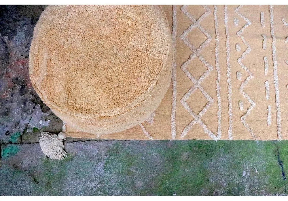 Табуретка в цвят жълта охра Chill Honey – Lorena Canals