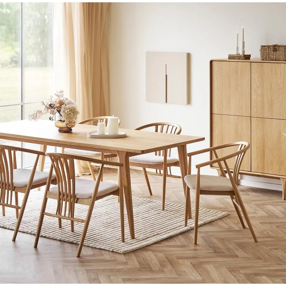 Трапезен стол с подлакътници от масивен дъб в естествен цвят Agustin – House Nordic