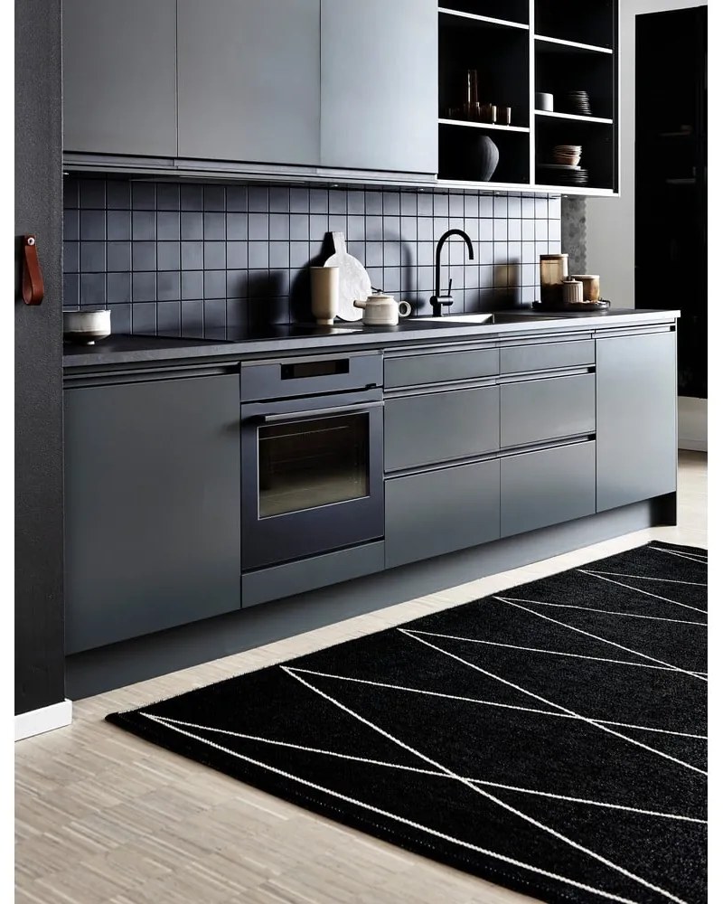 Черна пътека за открито и закрито 70x320 cm Max Black – Pappelina