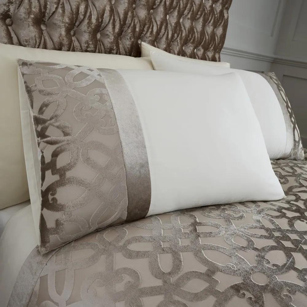 Бежово и кремаво кадифено спално бельо за двойно легло 200x200 cm Lattice Cut - Catherine Lansfield