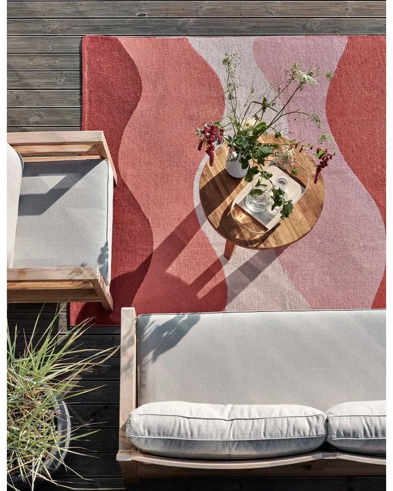 Червен килим за открито и закрито 70x100 cm Urvi Fire – Pappelina